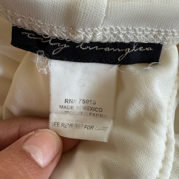 🌸 City Triangles White One-Shoulder Dress – Size S – Whimsical & Ready to Wow - Picture 3 of 3